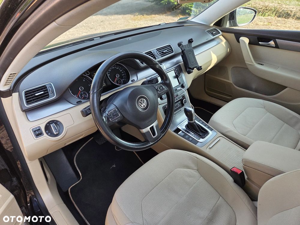 Volkswagen Passat 2.0 TDI DPF Comfortline DSG - 11
