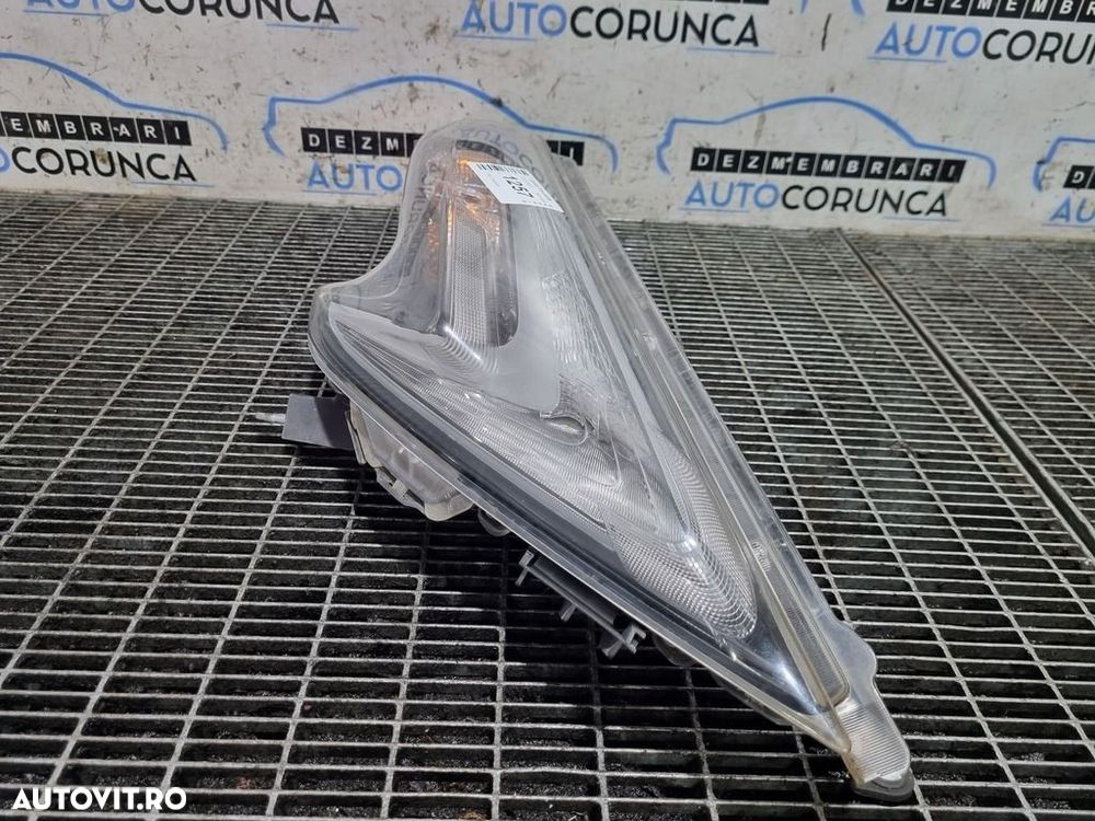 Far Dreapta Nissan Juke Facelift 2014 - 2018 SUV 4 Usi (1257) LED - 3