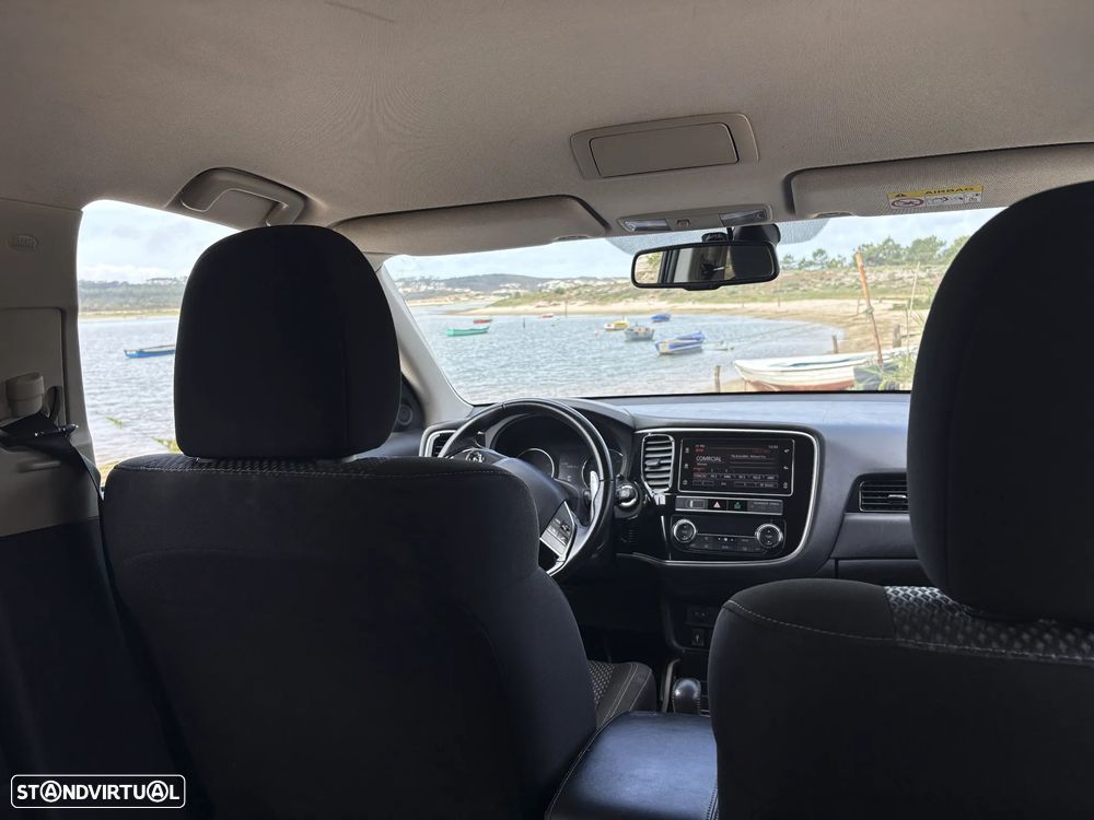 Mitsubishi Outlander 2.0 Kaiteki CVT - 9