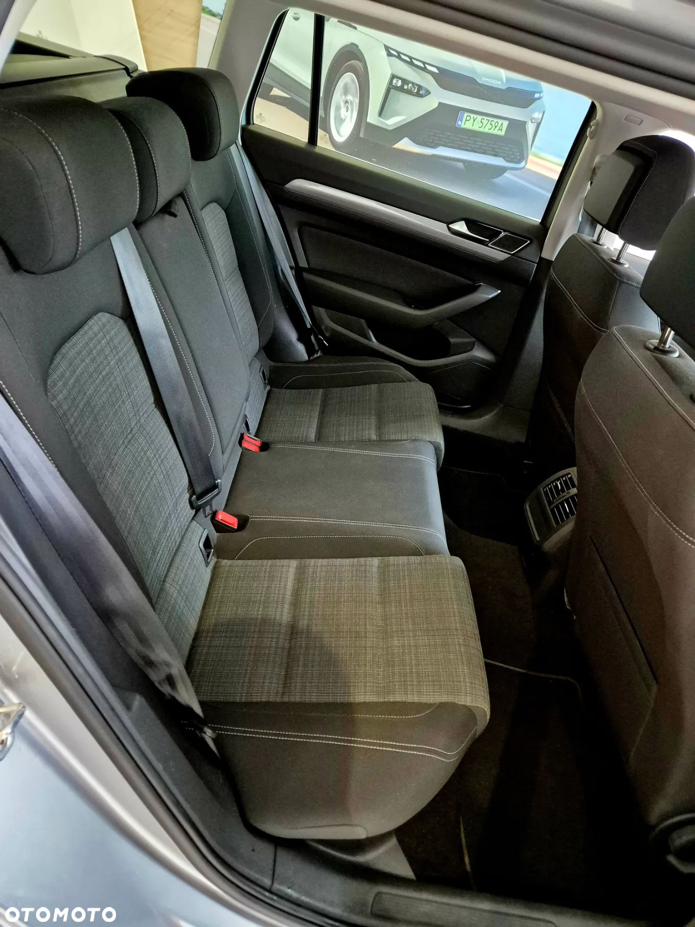 Volkswagen Passat 2.0 TDI EVO Business - 13