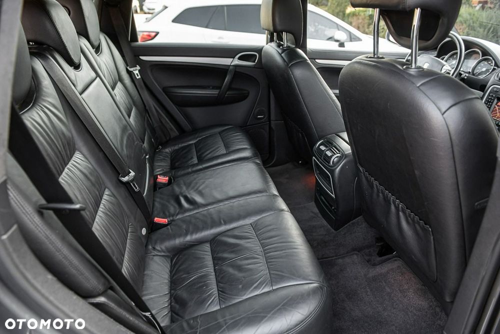 Porsche Cayenne Turbo Tiptronic S - 9