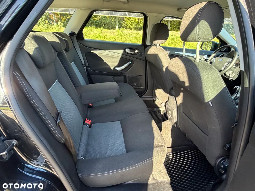 Ford Mondeo - 12