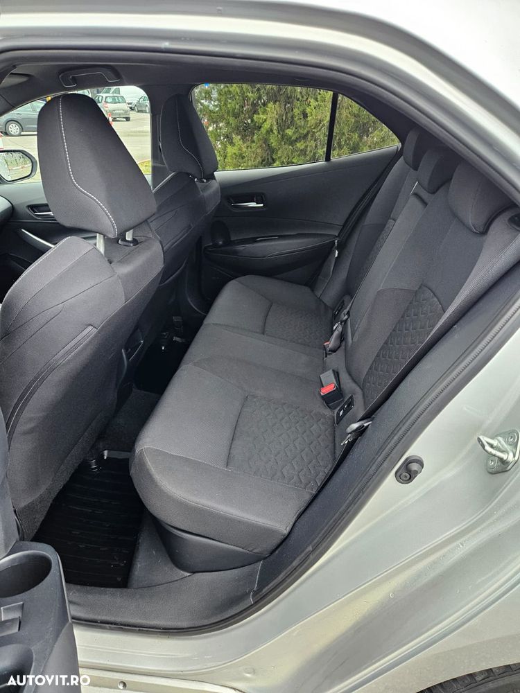 Toyota Corolla 1.8 Business Edition - 12