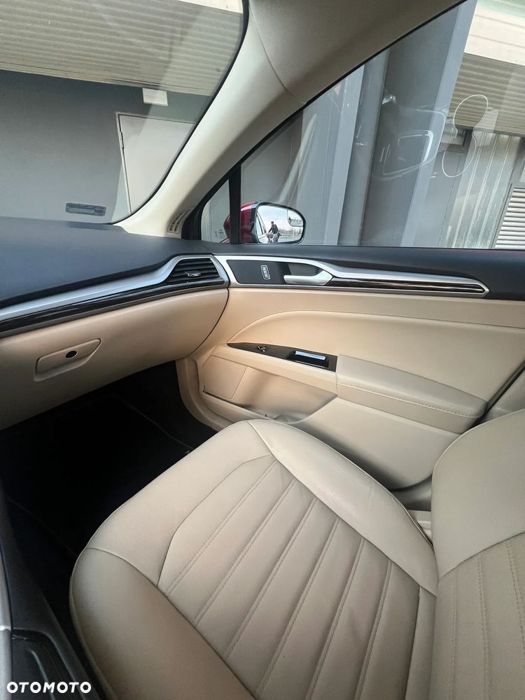 Ford Fusion - 14