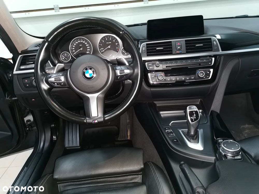 BMW Seria 3 330i xDrive Luxury Line - 21