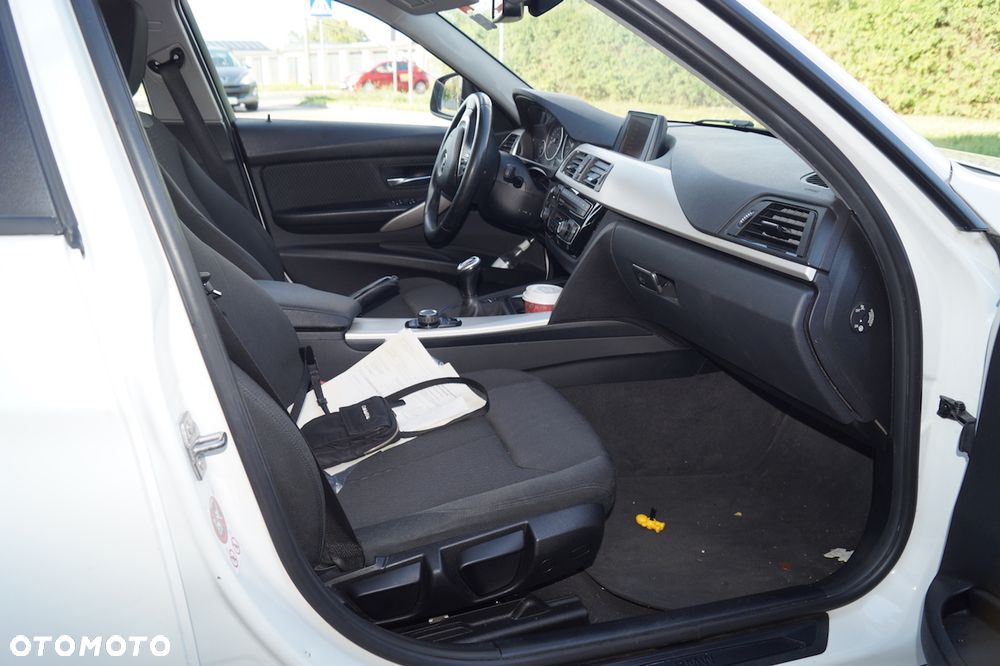 BMW Seria 3 318d Advantage - 22