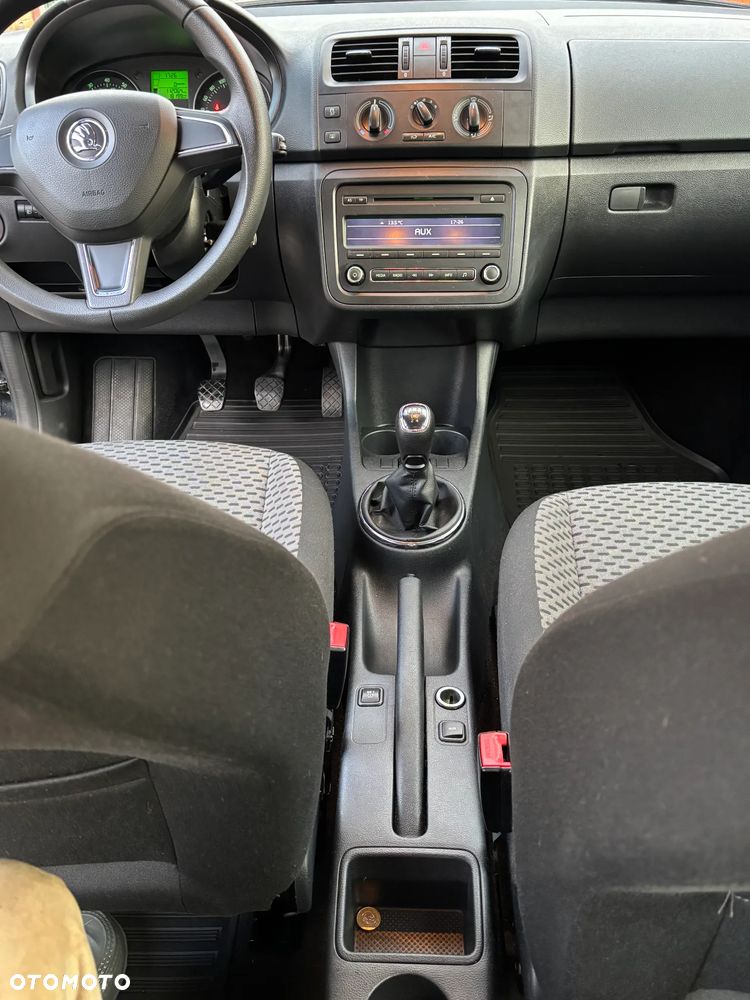Skoda Fabia 2014 photo 5
