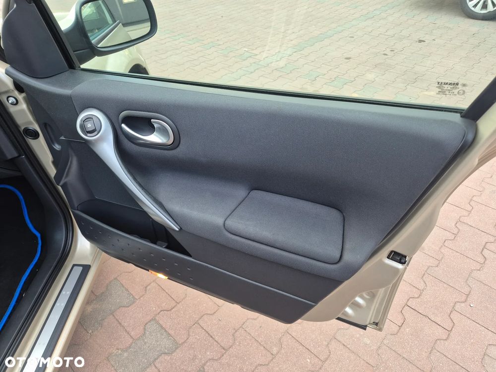 Renault Megane 1.6 16V Luxe Privilege - 9