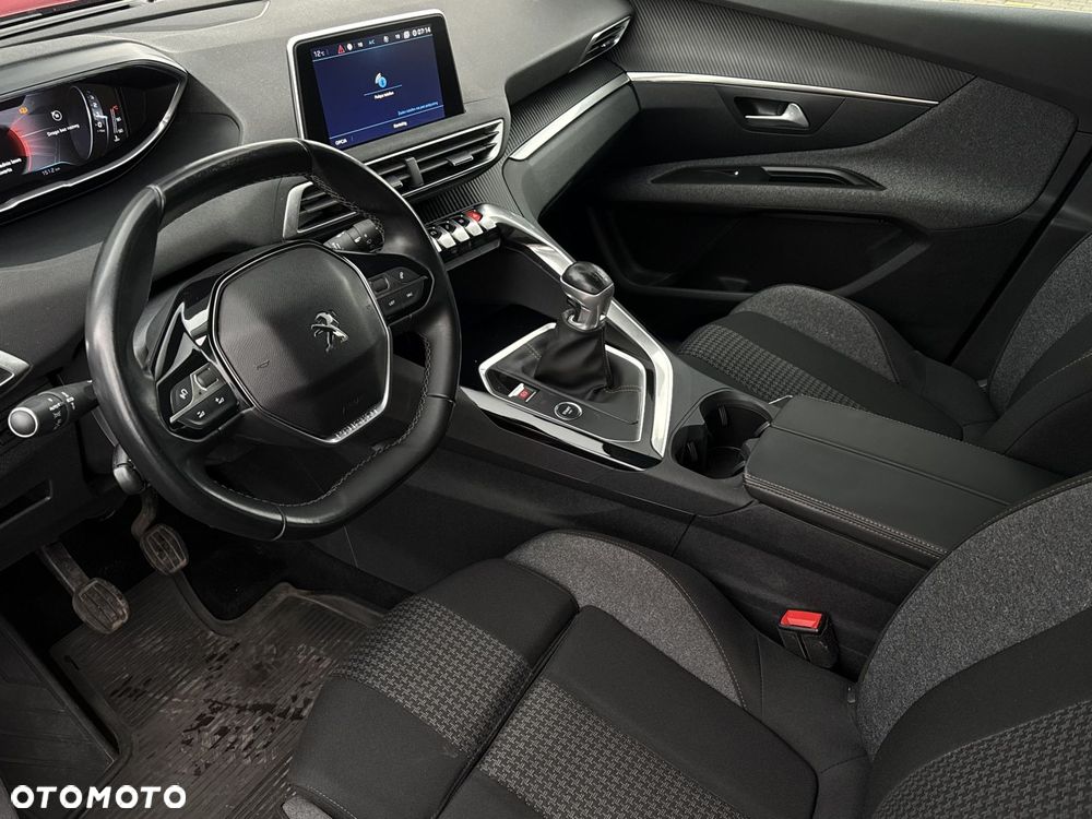 Peugeot 3008 1.2 PureTech Allure S&S - 9