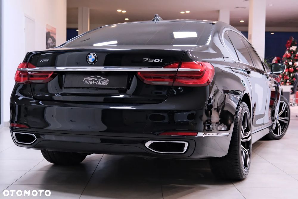 BMW Seria 7 750Li xDrive - 12