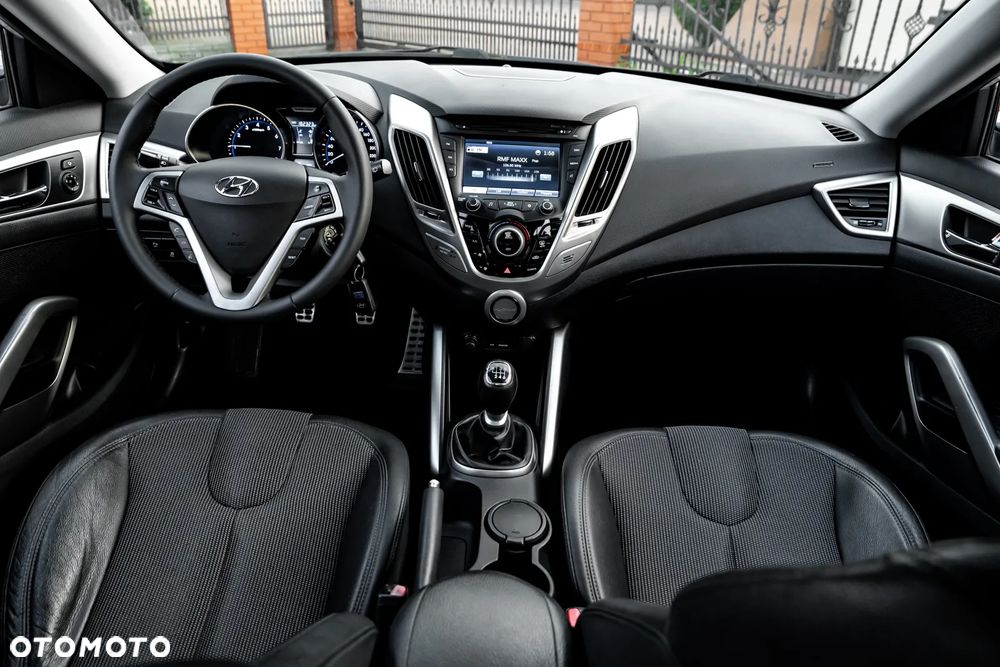 Hyundai Veloster 1.6 Premium - 29