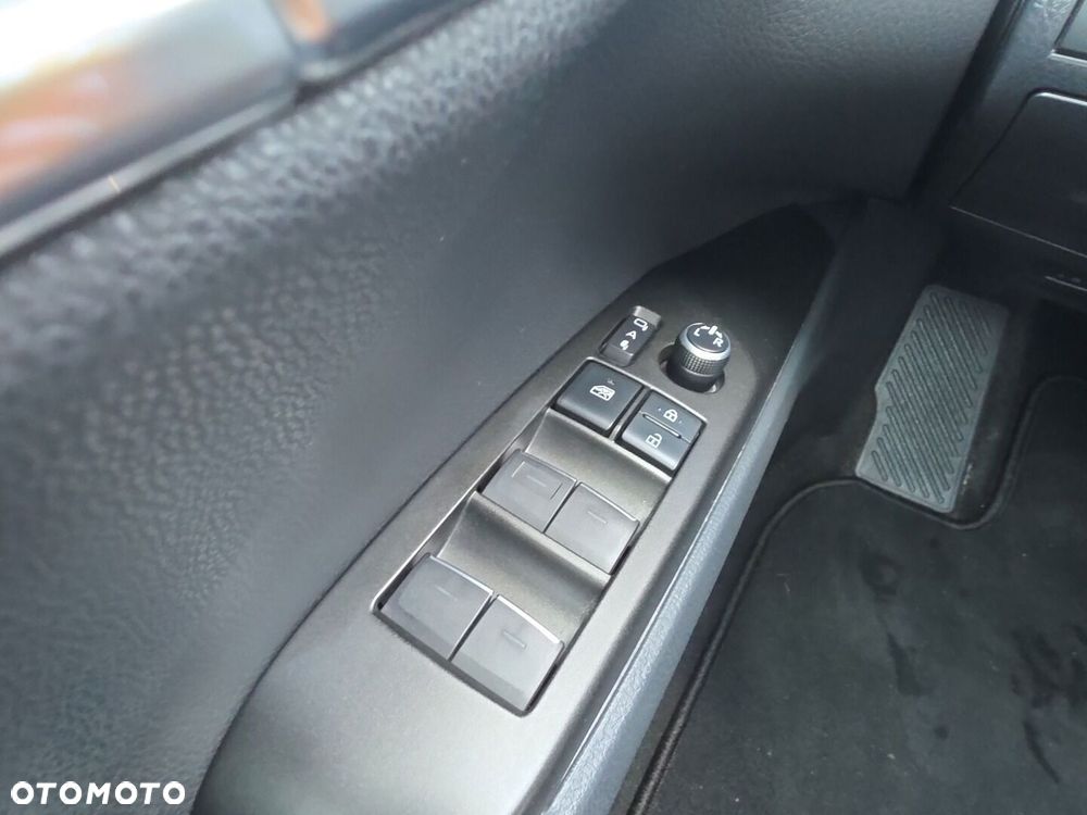 Toyota Camry - 18