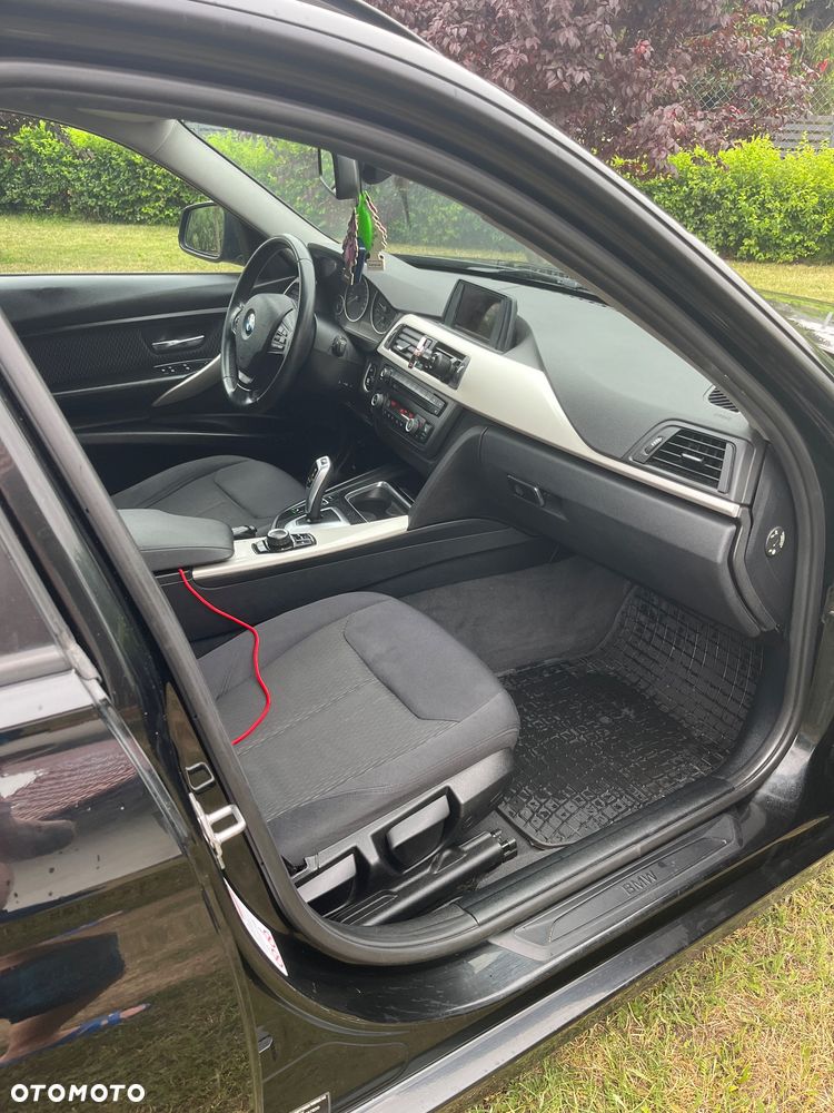 BMW Seria 3 318d DPF - 14