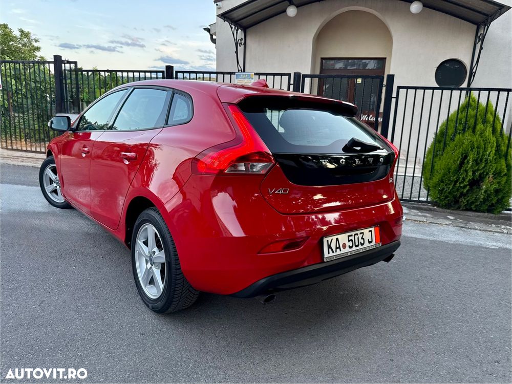 Volvo V40 T2 Momentum - 32