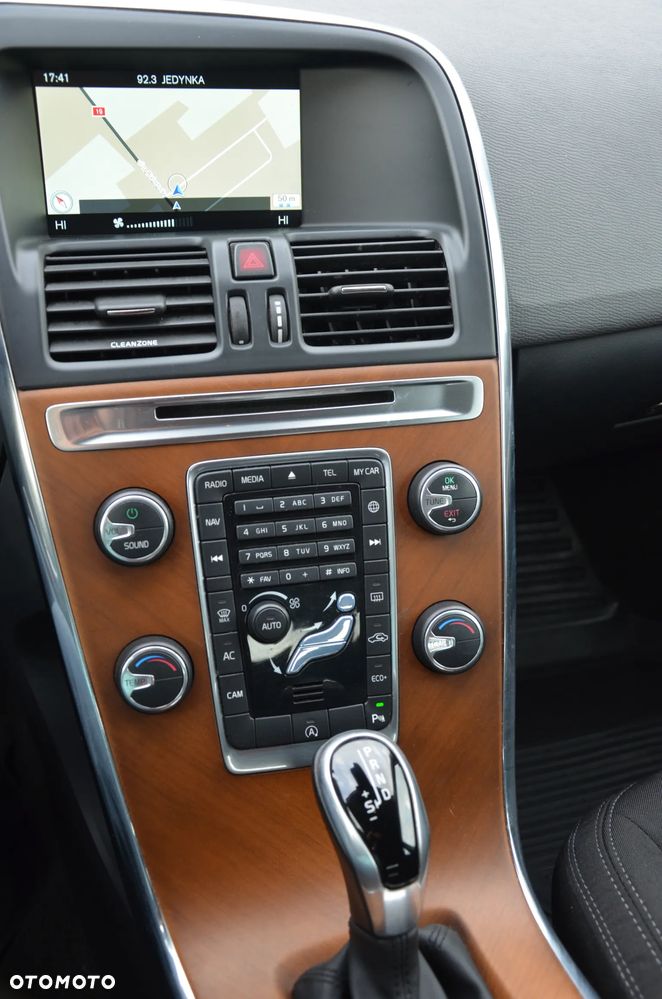 Volvo XC 60 D3 Geartronic Kinetic - 12