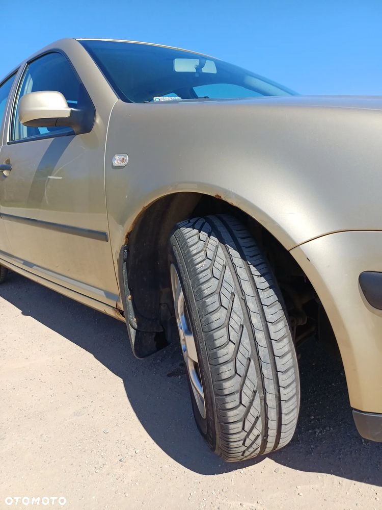 Volkswagen Bora 1.6 Trendline - 13