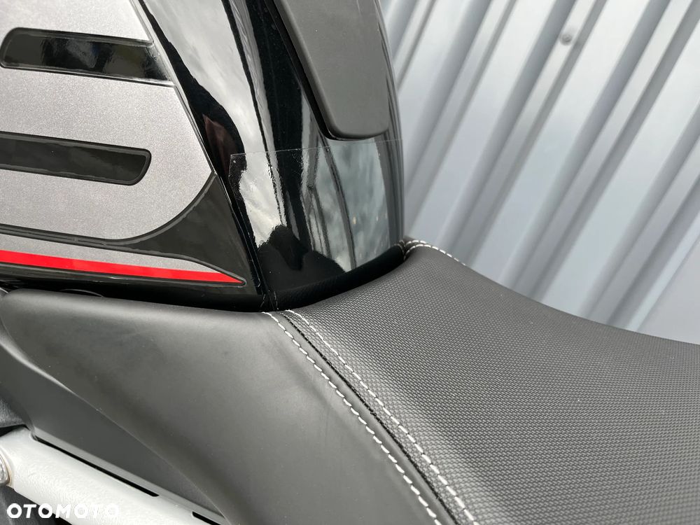 Triumph Speed Triple - 12