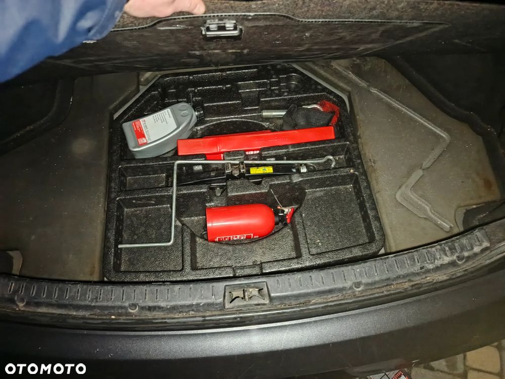 Toyota Avensis 2.0 D-4D Premium - 12