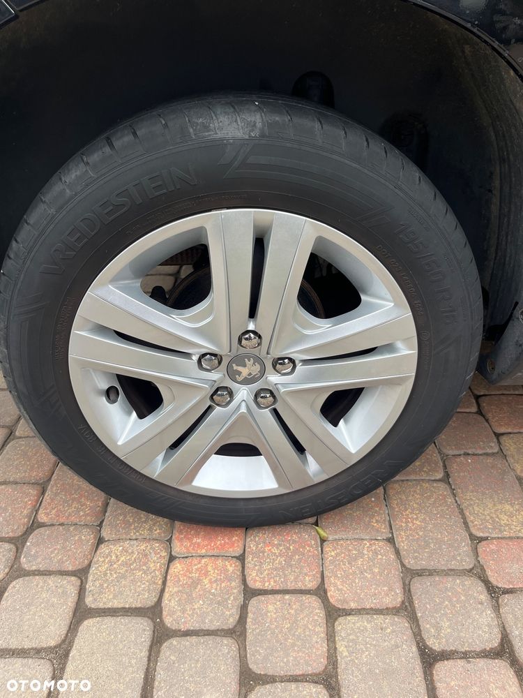Peugeot 2008 PureTech 110 GPF Stop&Start EAT6 Style - 6
