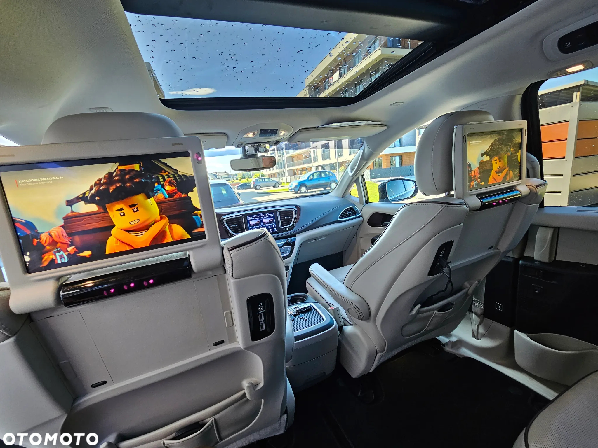 Chrysler Pacifica - 13