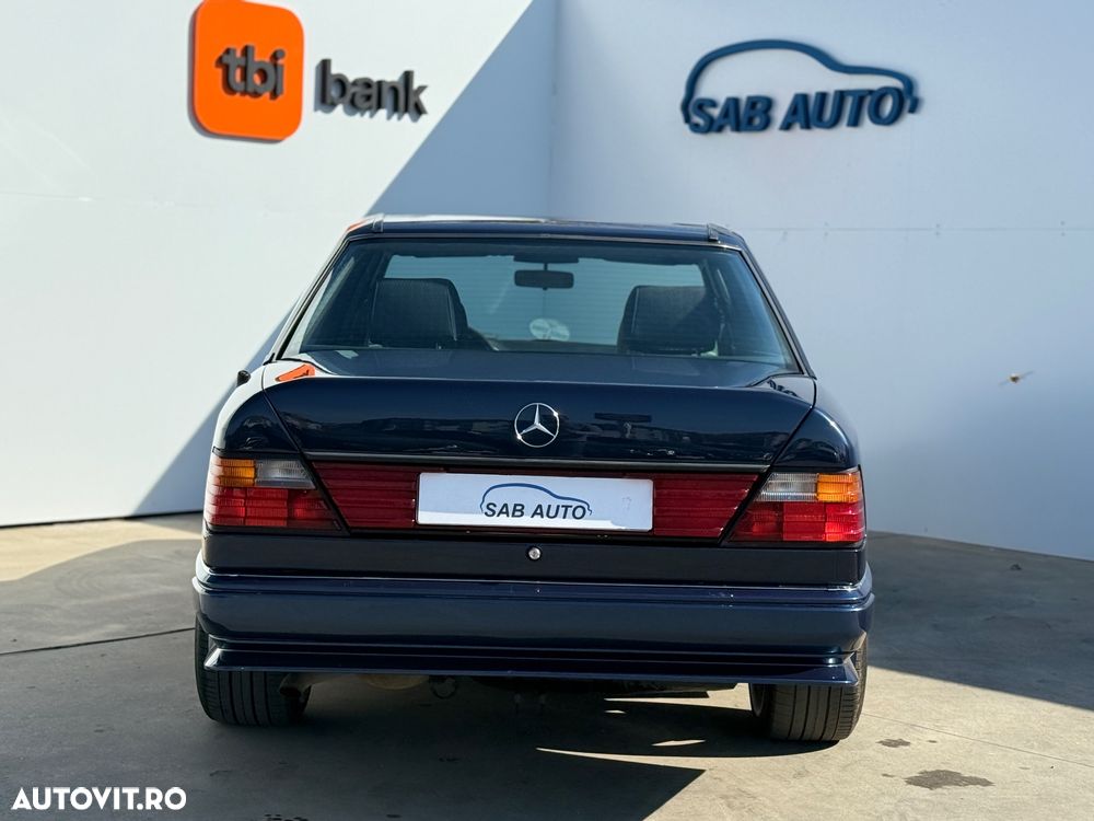 Mercedes-Benz E - 18
