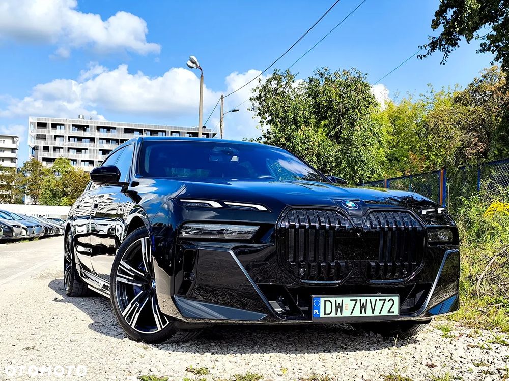BMW i7 105.7kWh eDrive50 Individual Edition - 1