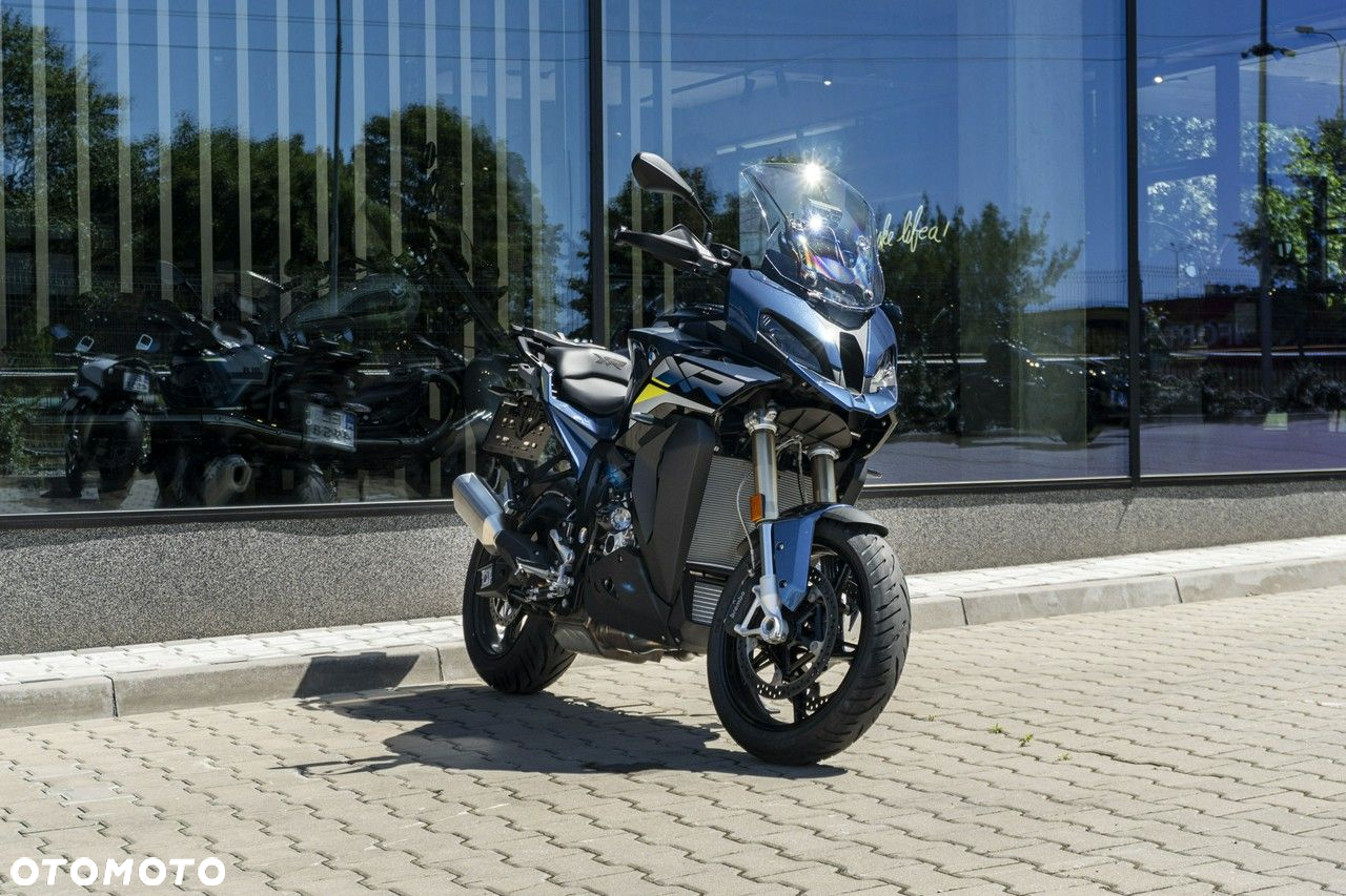 BMW XR - 3