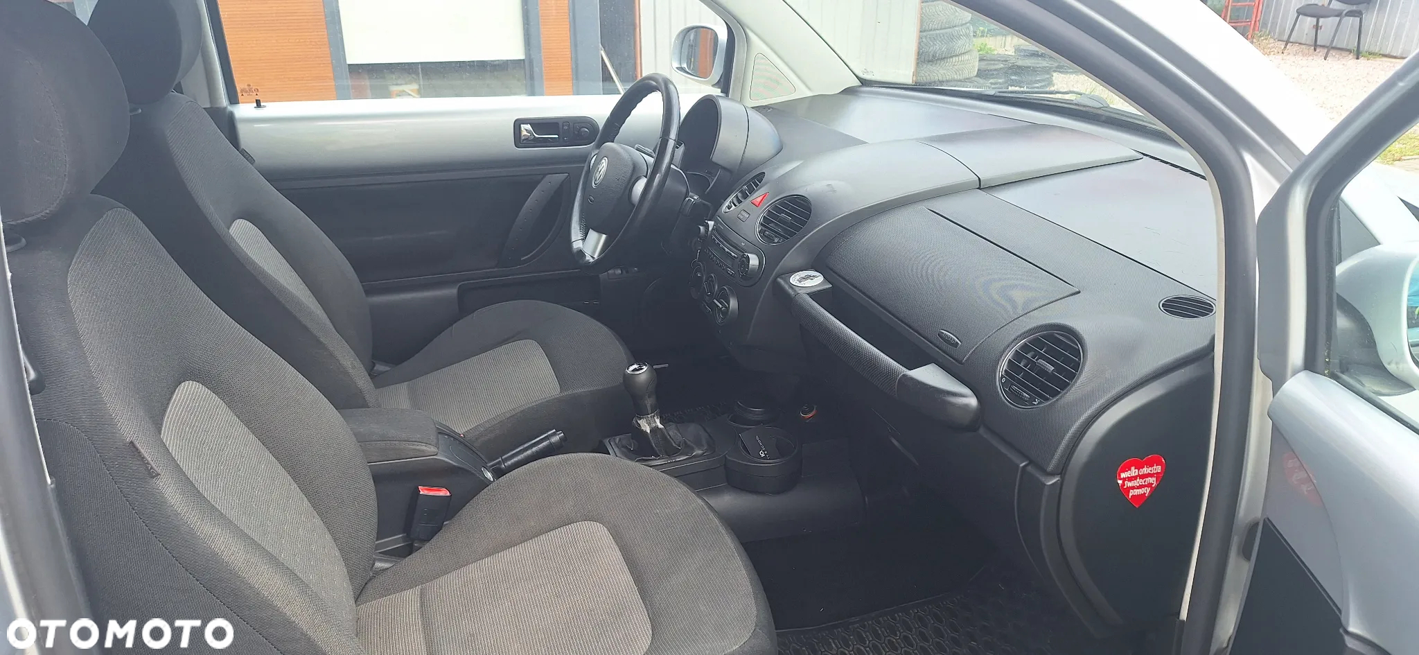 Volkswagen New Beetle - 9