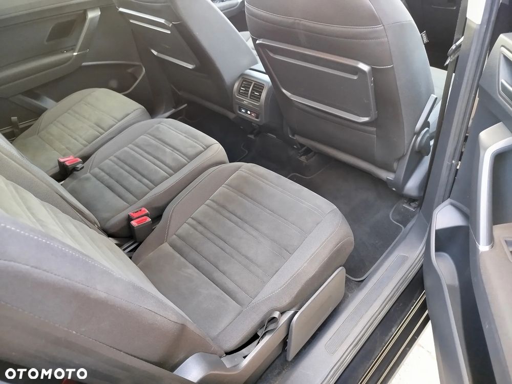 Volkswagen Touran - 10
