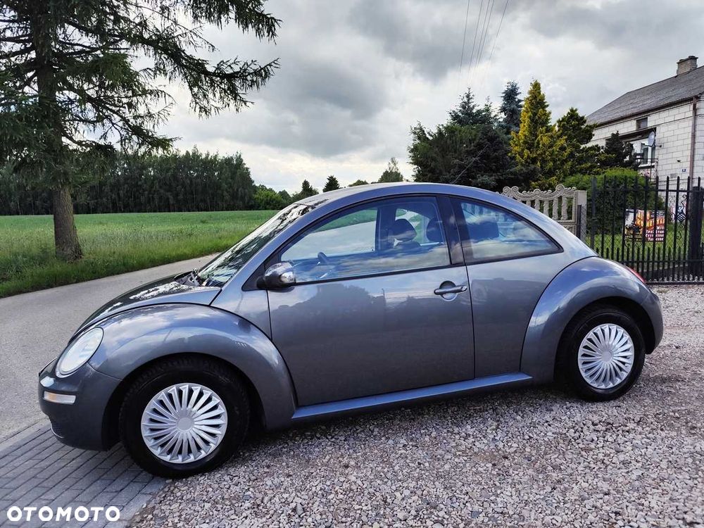 Volkswagen New Beetle - 2