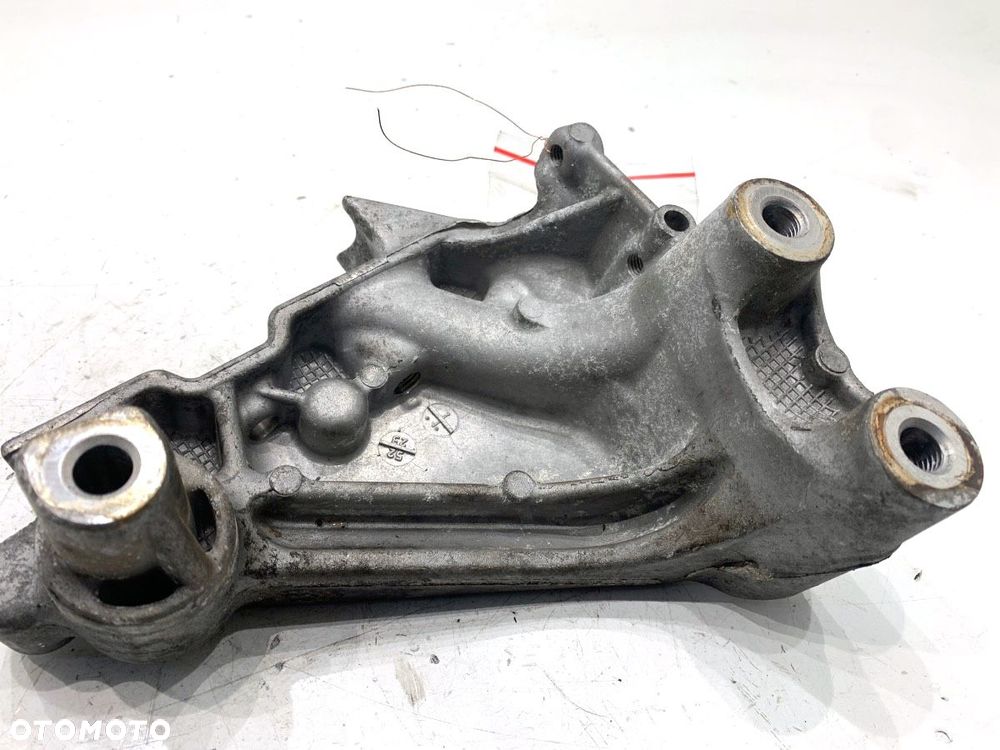 ŁAPA SILNIKA  SKODA OCTAVIA IV Combi (NX5) 2019 - 2022 2.0 TDI 110 kW [150 KM] olej napędowy 2019 - 3