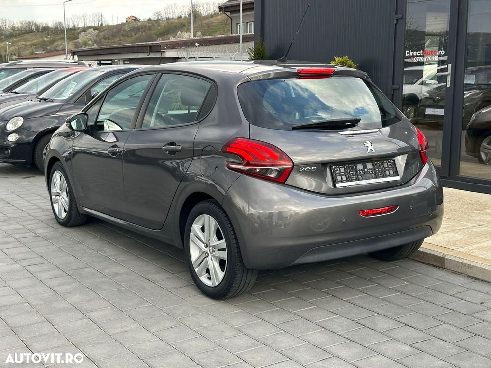 Peugeot 208 - 4