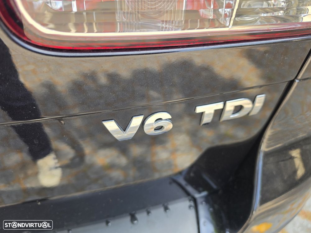 VW Touareg 3.0 TDI V6 - 32