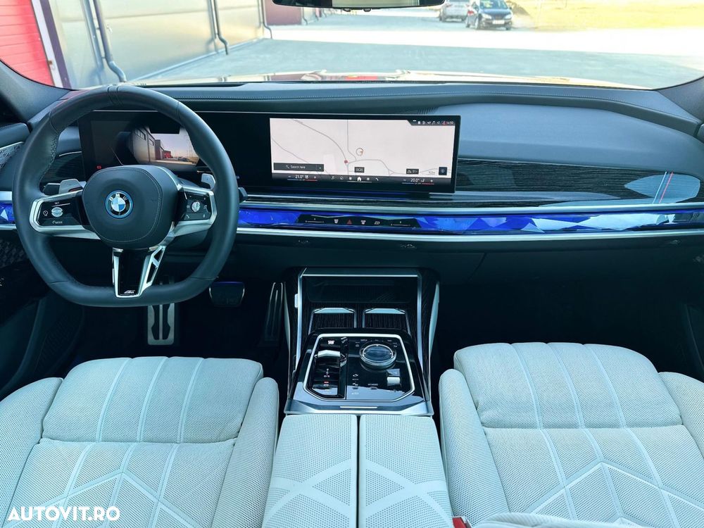 BMW Seria 7 750e xDrive - 32