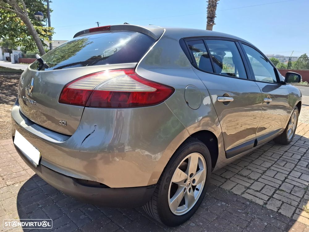 Renault Mégane 1.5 dCi Confort - 4