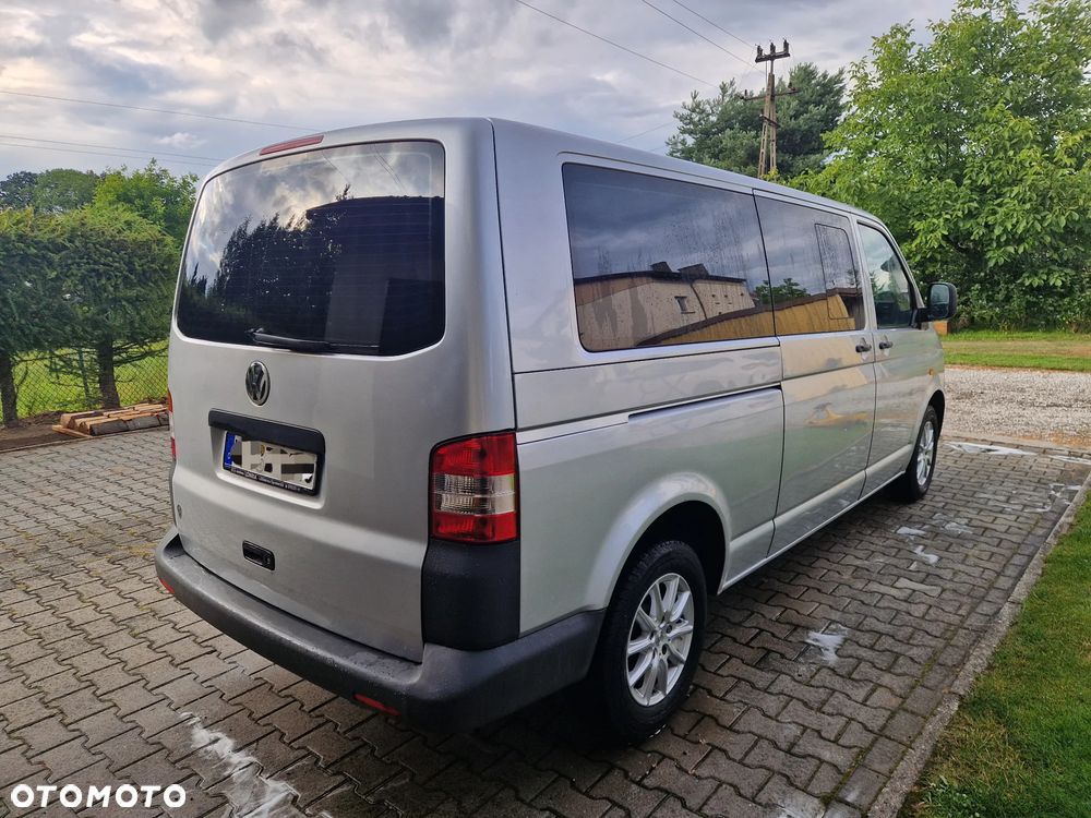 Volkswagen Caravelle - 8