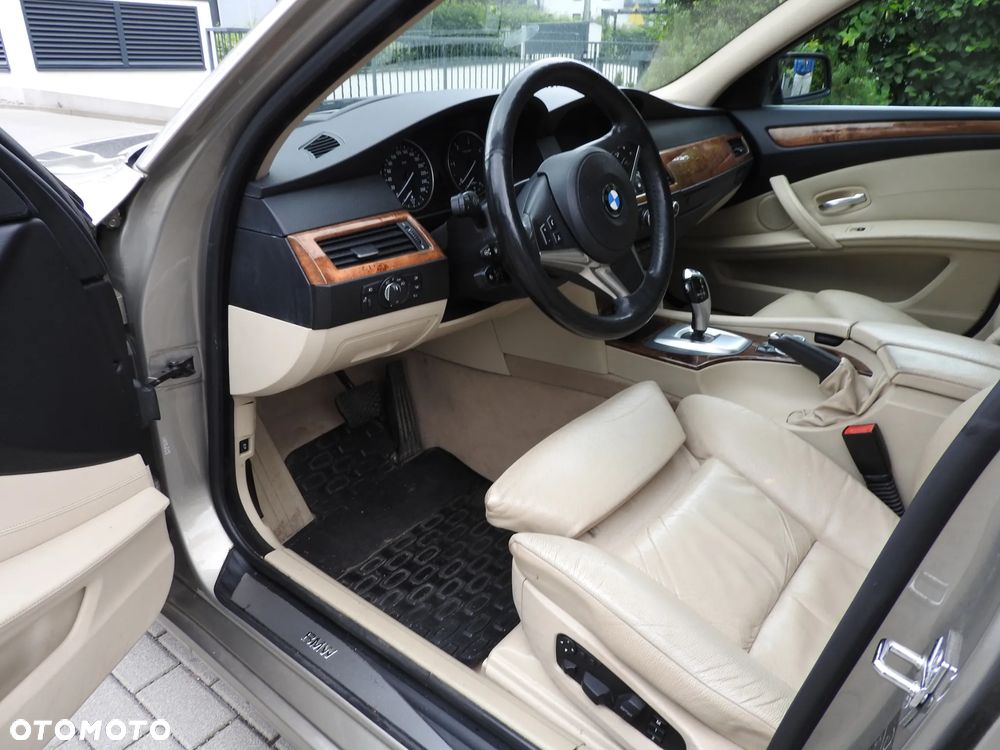 BMW Seria 5 530d xDrive - 9