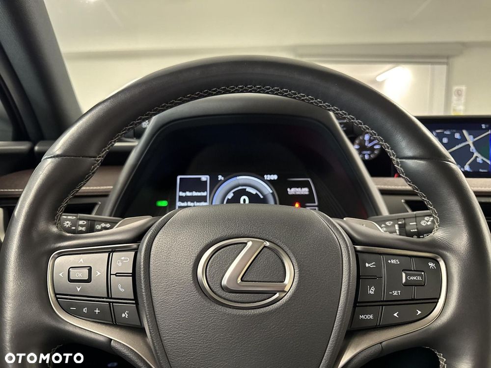 Lexus UX - 16