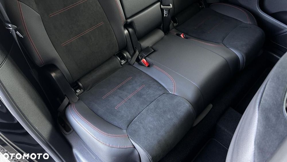 Mercedes-Benz GLB 200 AMG Line 7G-DCT - 30