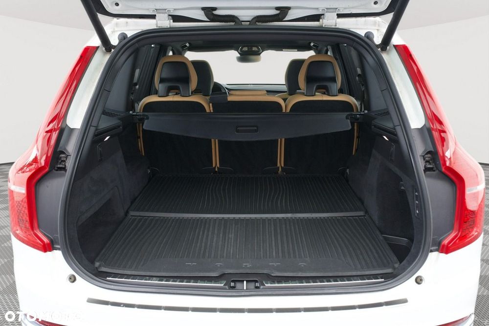Volvo XC 90 B5 D AWD Plus Bright - 27