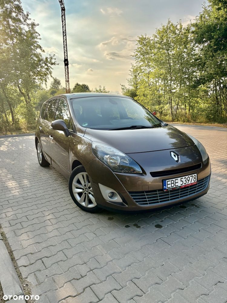 Renault Grand Scenic - 1