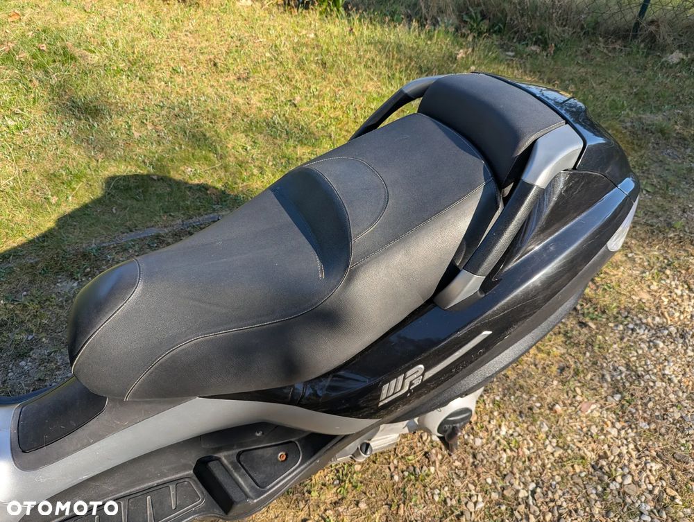 Piaggio MP-3 - 8