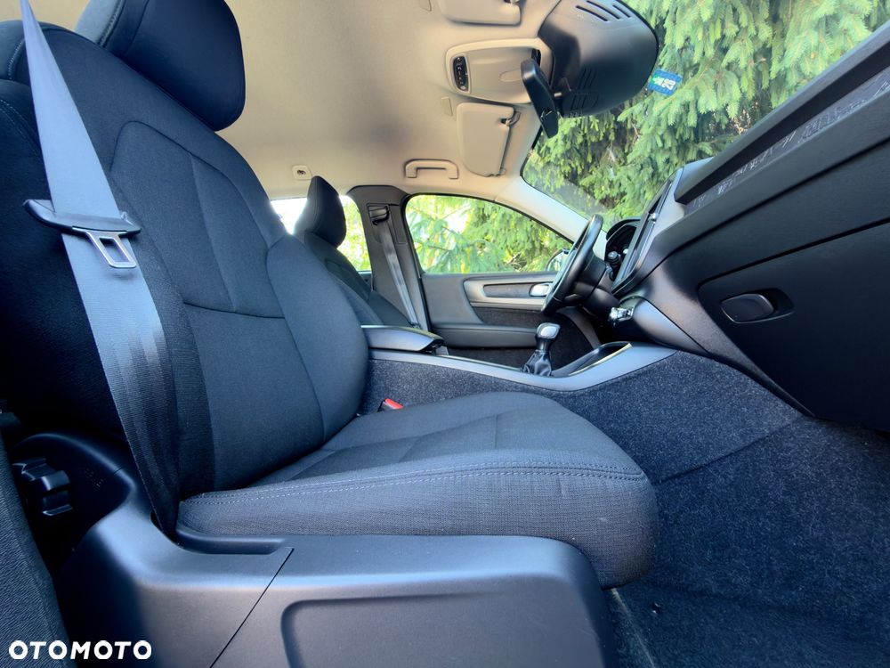 Volvo XC 40 T3 Momentum Pro - 24