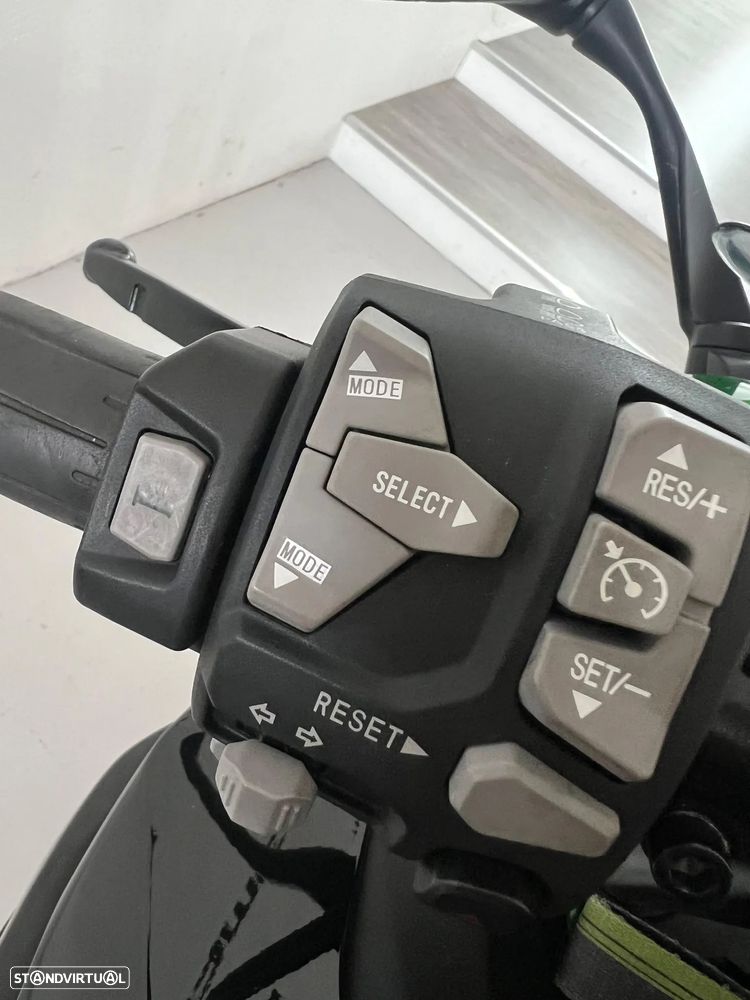 Kawasaki Ninja 1000SX PERFORMANCE TOURER - 11