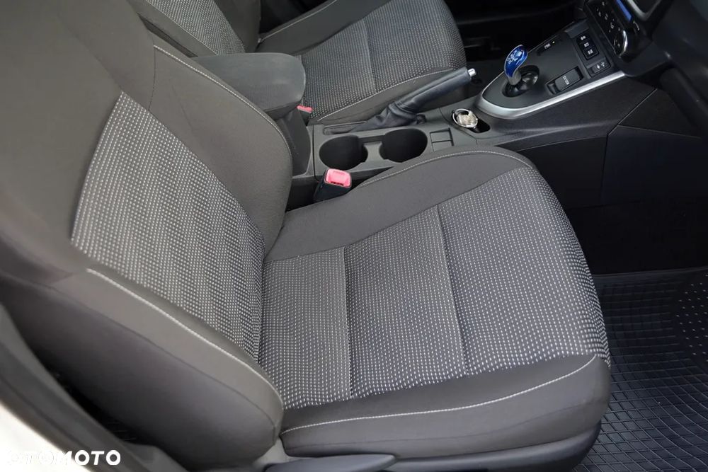 Toyota Auris - 12