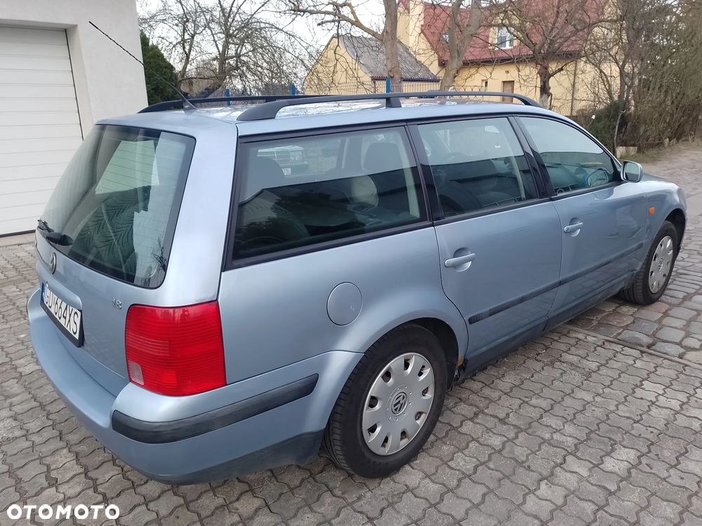 Volkswagen Passat 1.8 Comfortline - 3