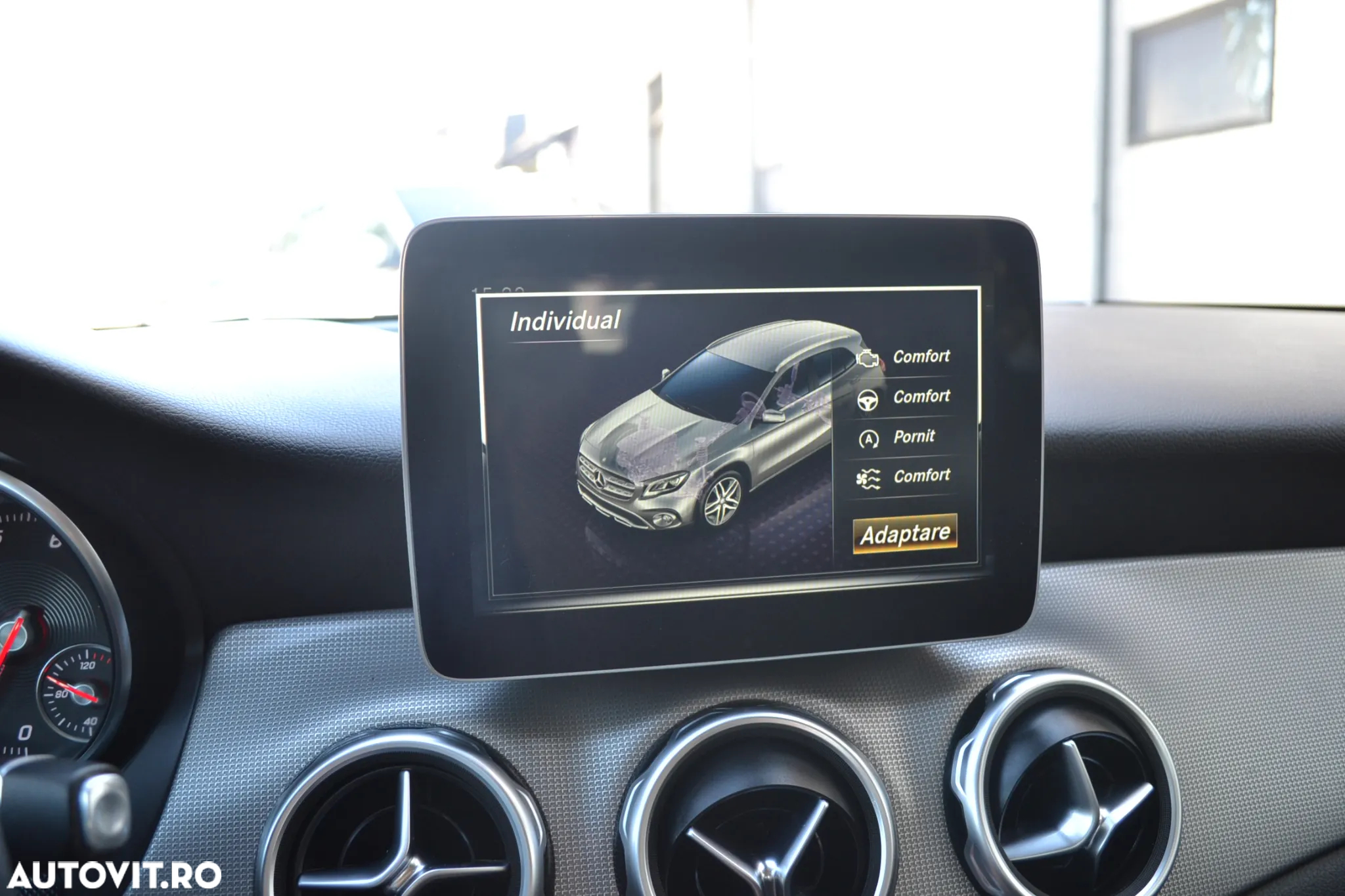 Mercedes-Benz GLA 200 7G-DCT Urban - 26