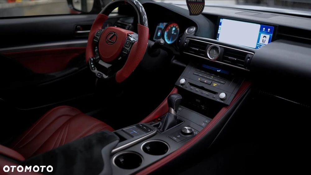 Lexus RC - 37