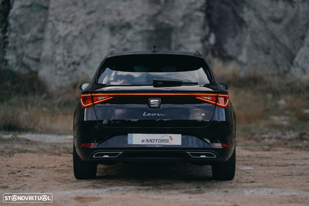 SEAT Leon ST 2.0 TDI DSG FR Black Edition - 12