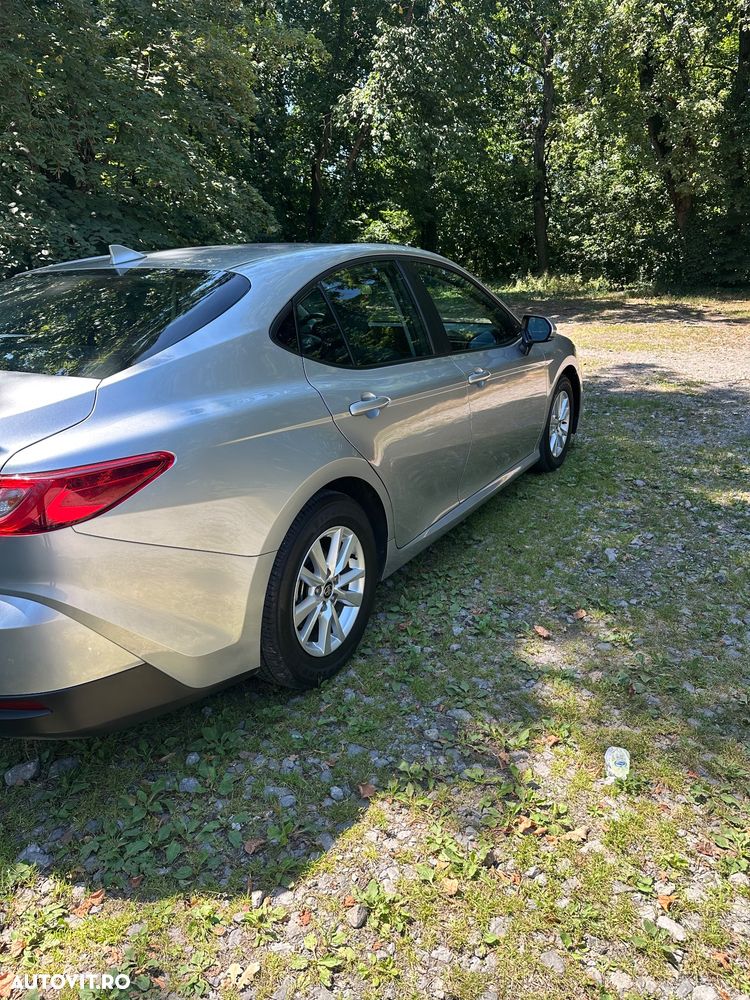 Toyota Camry - 3